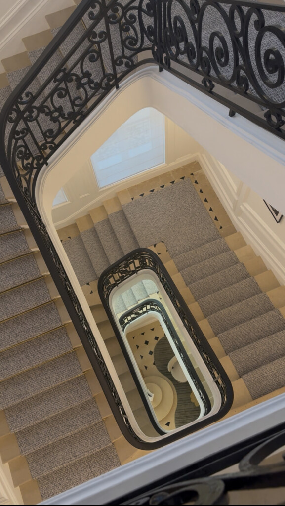 La Galerie Dior館の螺旋階段